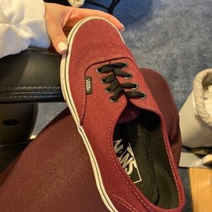 Women’s/Men’s Maroon Vans size 4.5/6